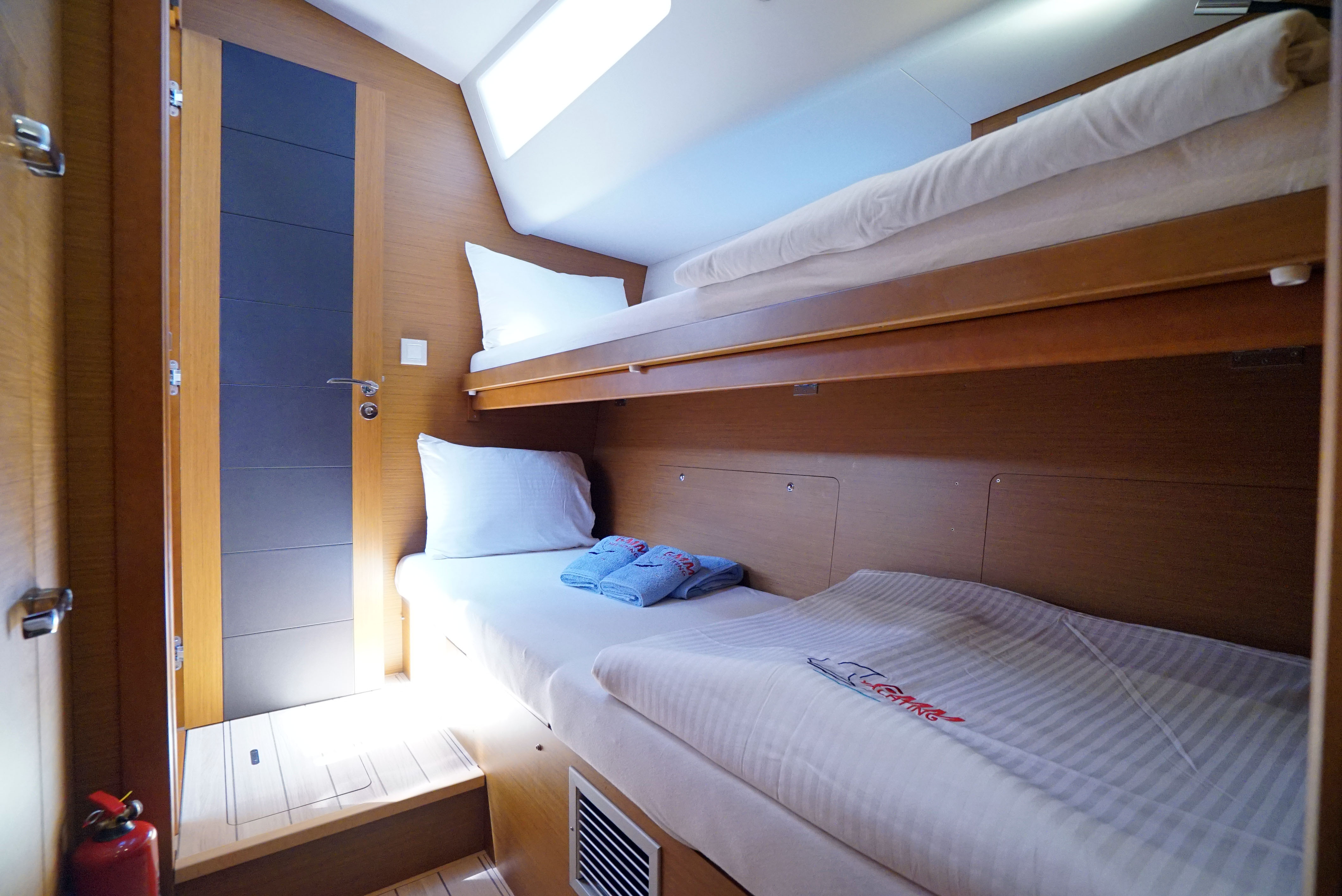 صور Jeanneau 64 12