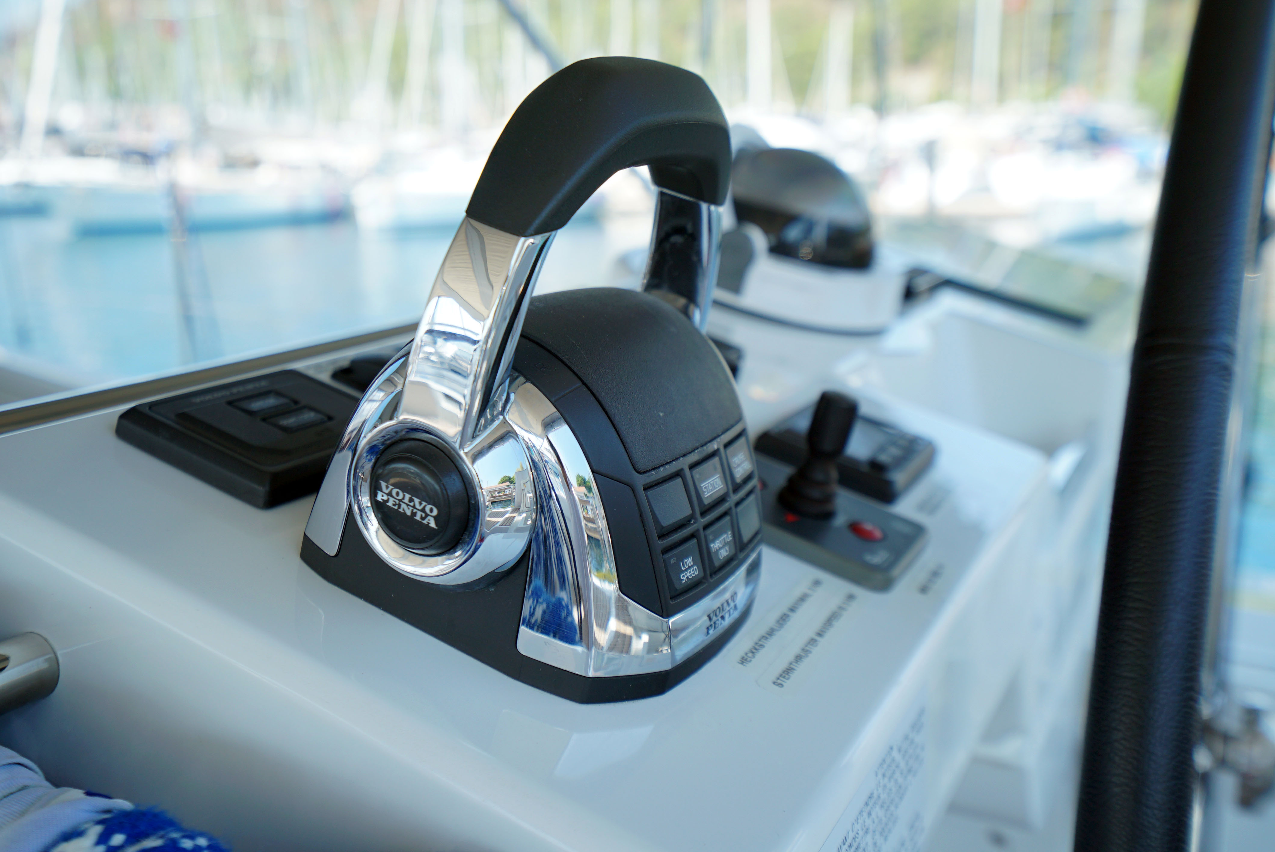 صور Jeanneau 64 15