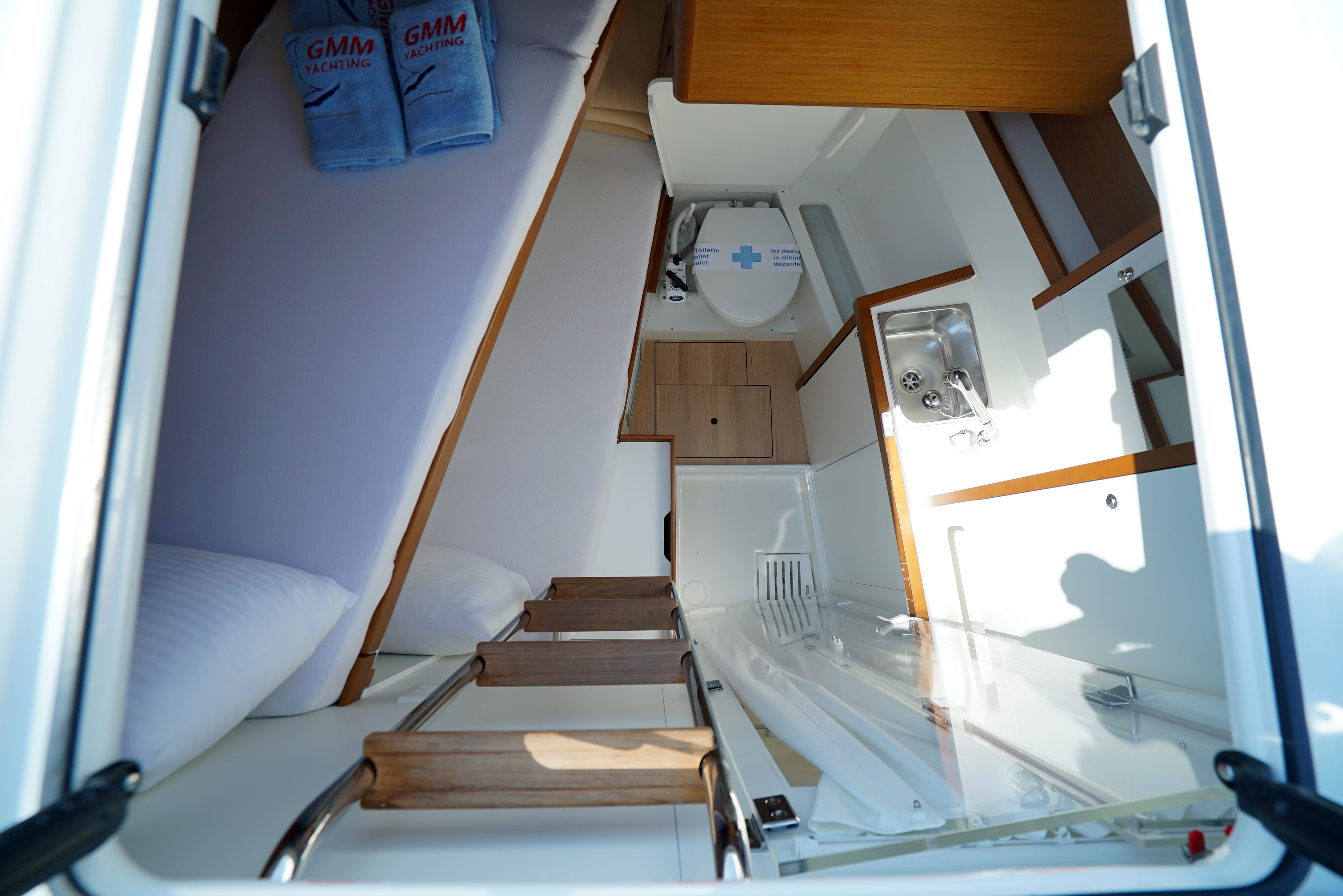 صور Jeanneau 64 17