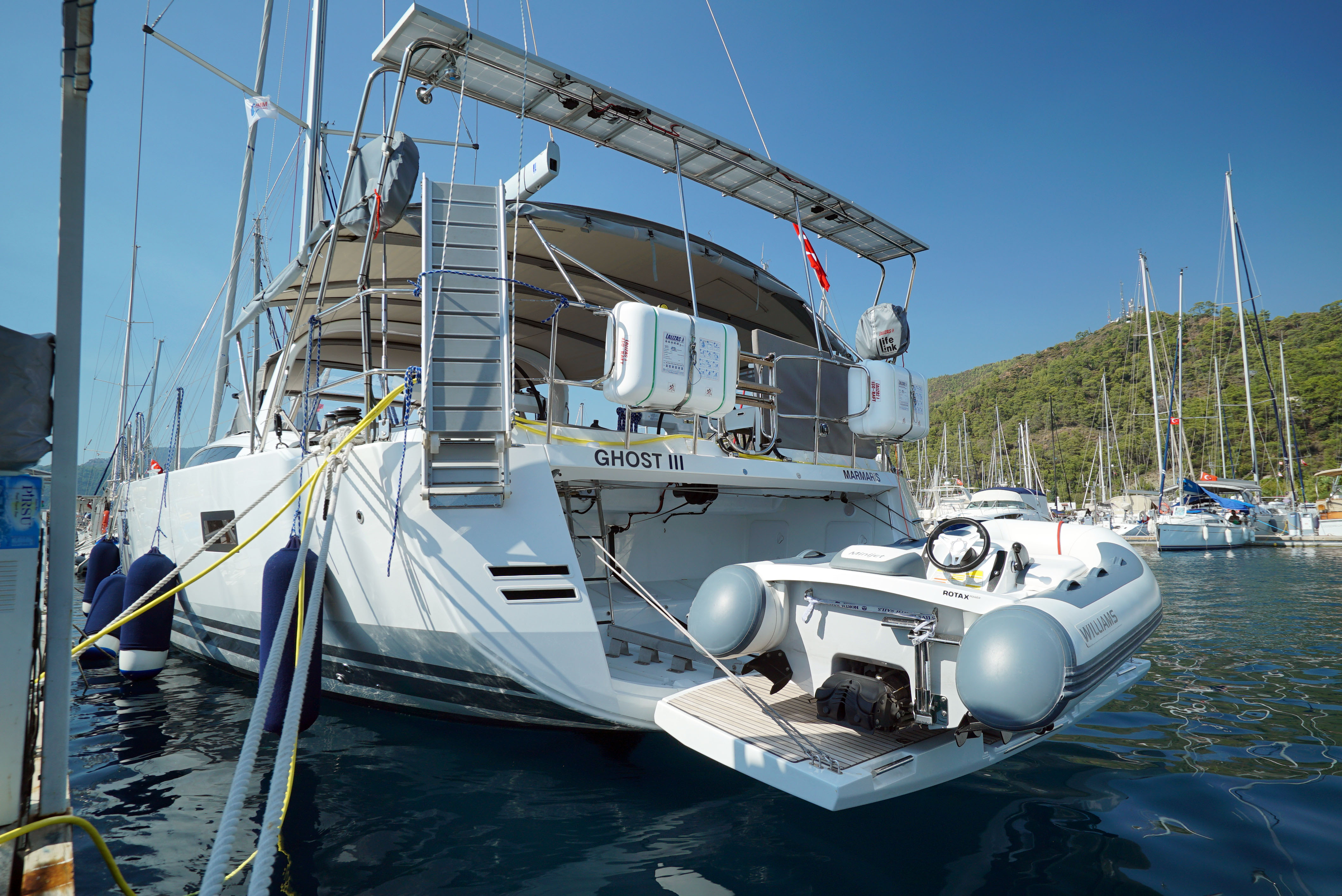 صور Jeanneau 64 19