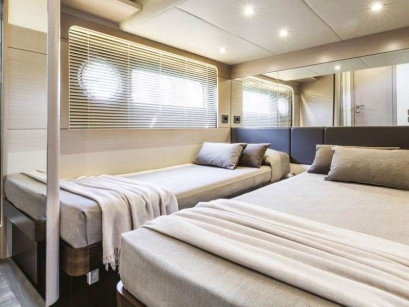 photo Absolute 58 13