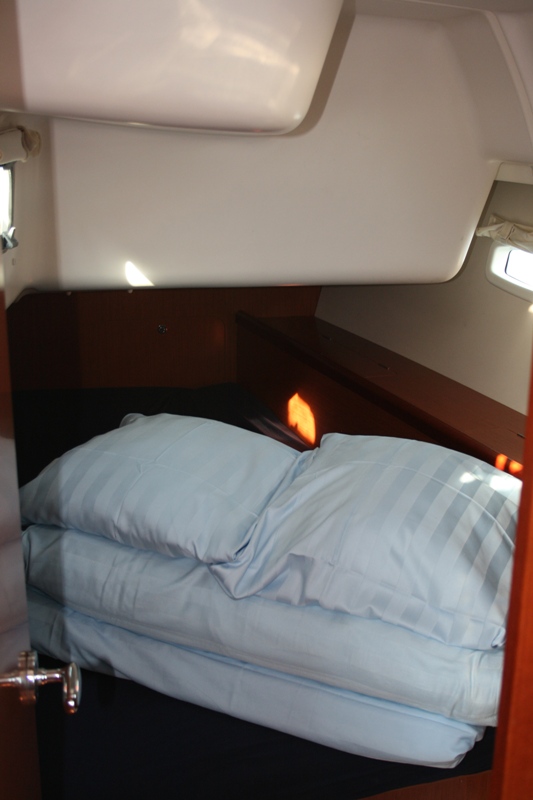 صور Oceanis 40 14