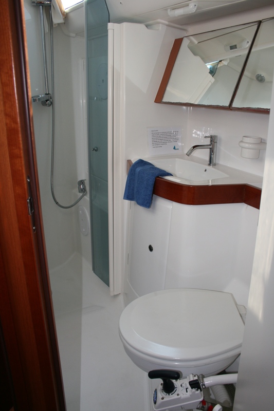 صور Oceanis 40 18