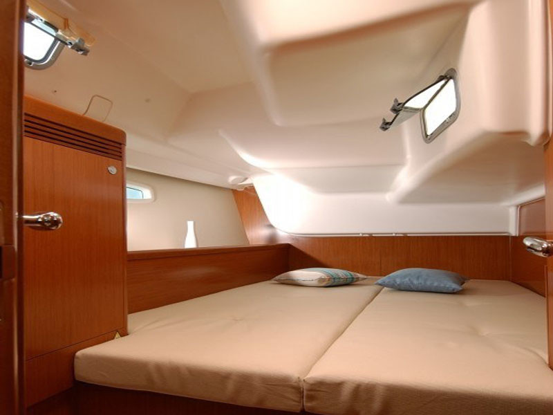 фото Oceanis 43 7