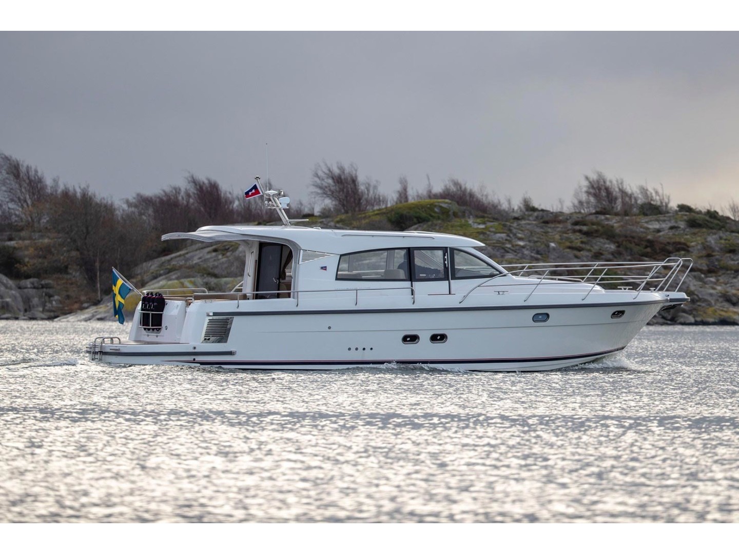 - Nimbus 405 Flybridge - 3 Cabins - Built 2022