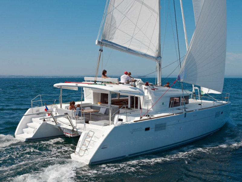 photo Lagoon 450  Flybridge 2