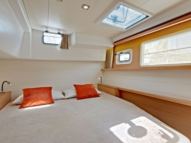 photo Lagoon 450  Flybridge 11