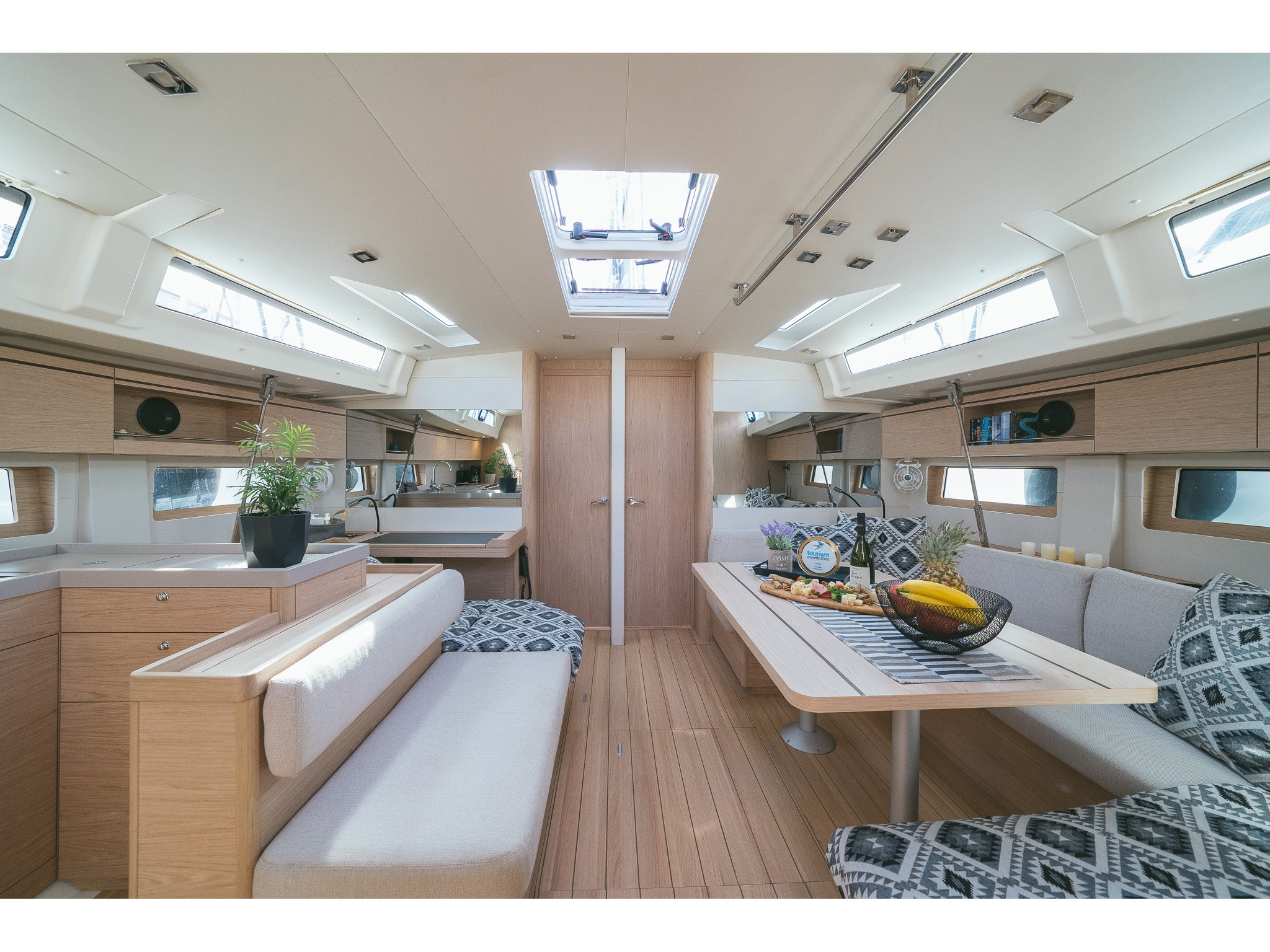 S/Y - Oceanis 51.1 - 6 Cabins - Built 2019