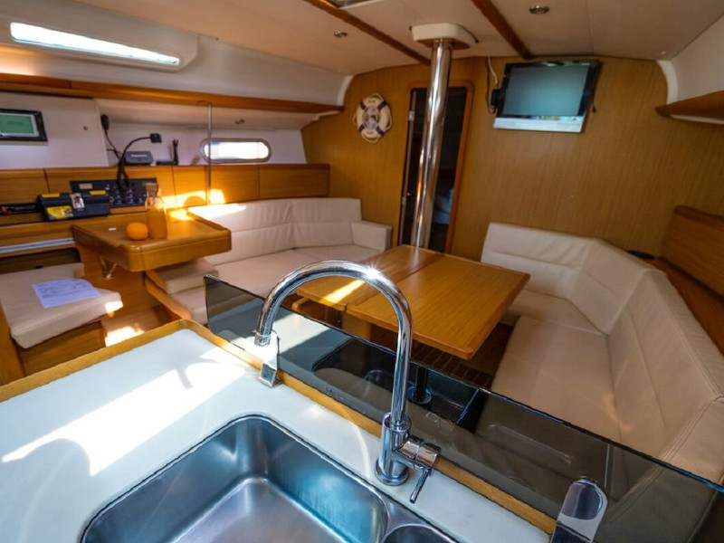 foto Sun Odyssey 42 i 9