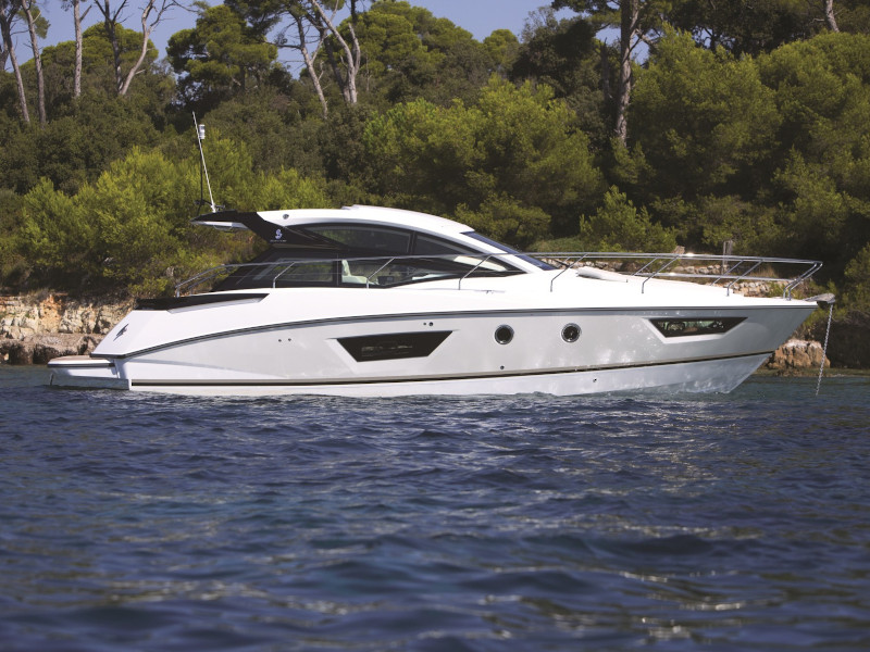 foto Beneteau GT40 1