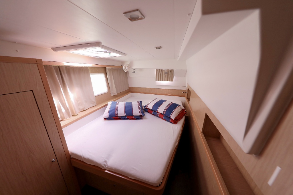 foto Lagoon 400 S2 8