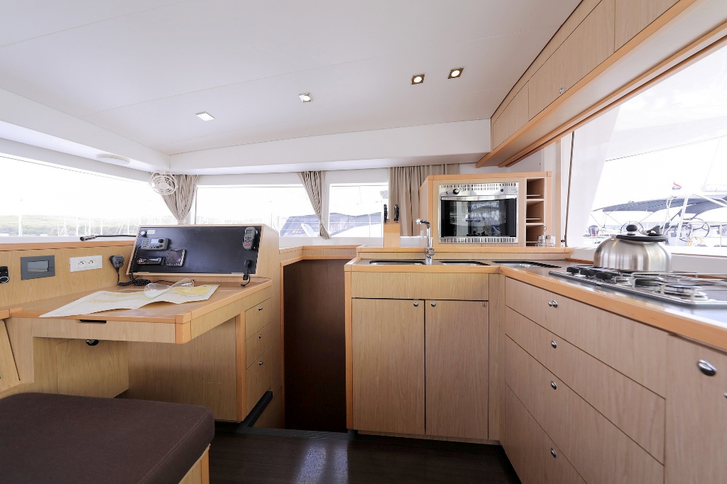 foto Lagoon 400 S2 13