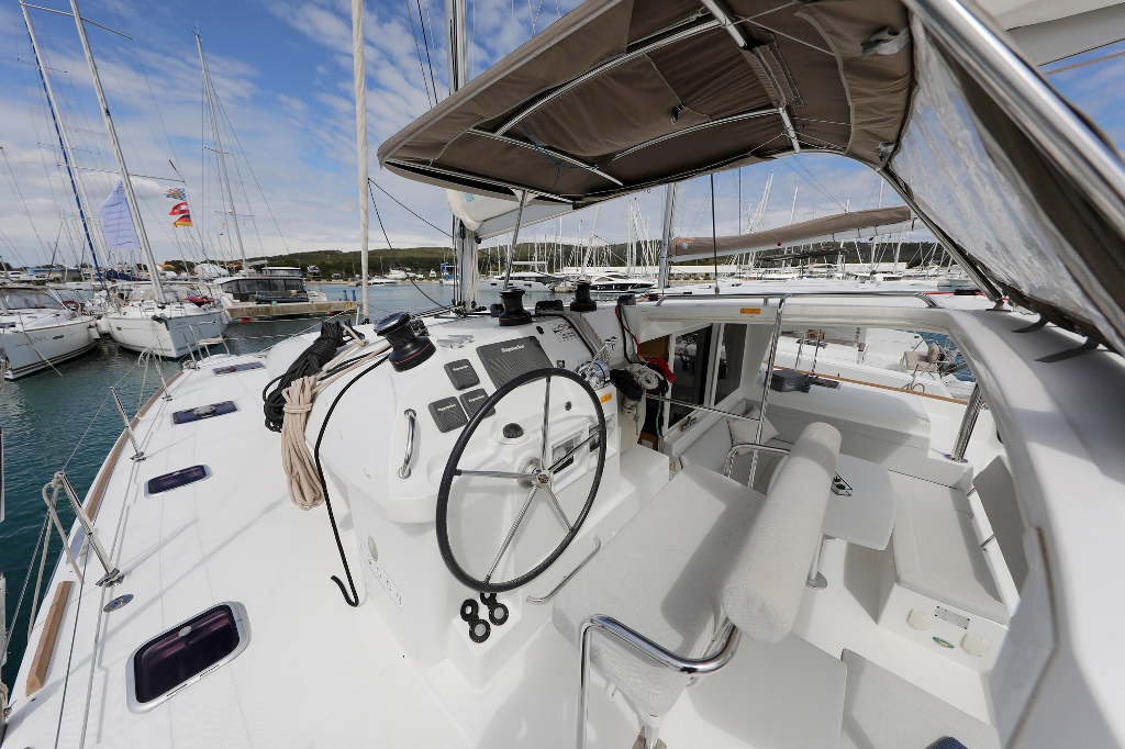 foto Lagoon 400 S2 16