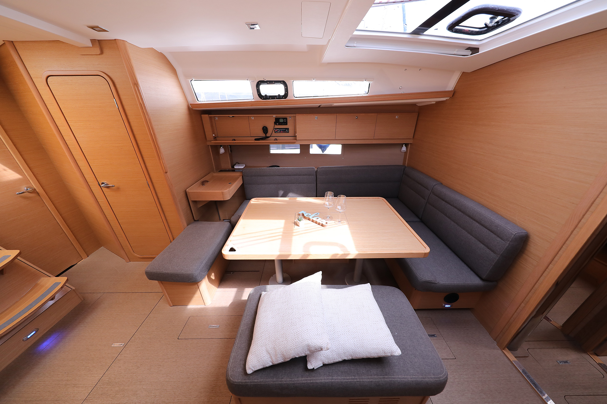 foto Dufour 460 Grand Large 10