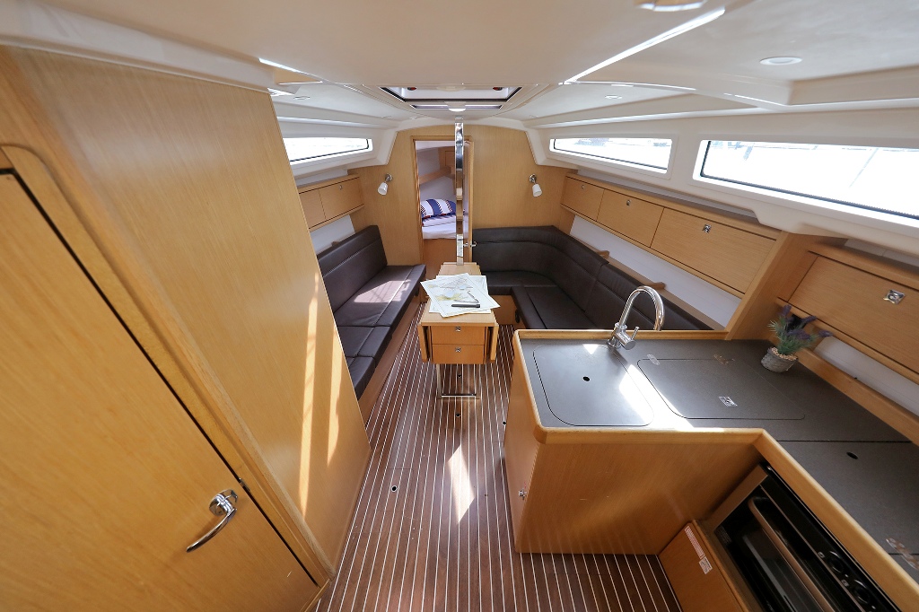 фото Bavaria Cruiser 34 4