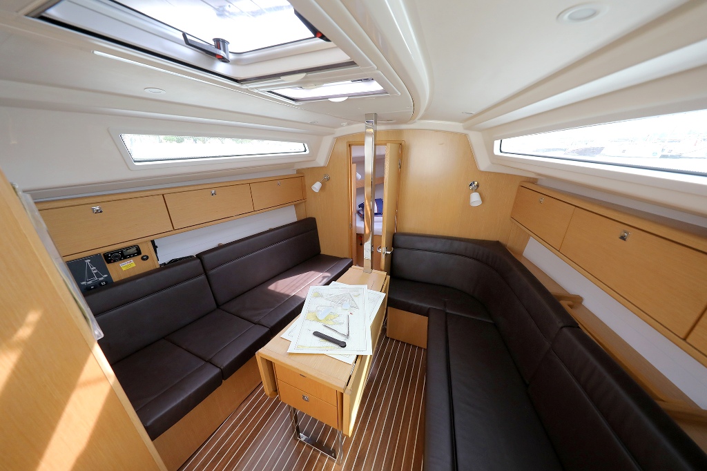 фото Bavaria Cruiser 34 5