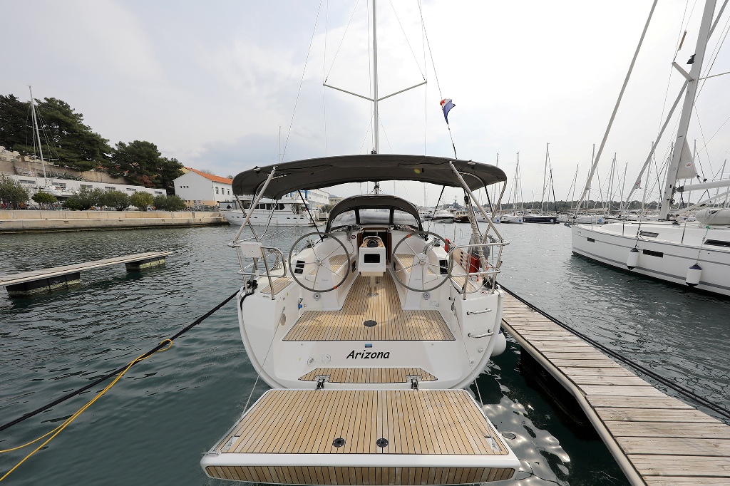 фото Bavaria Cruiser 34 14