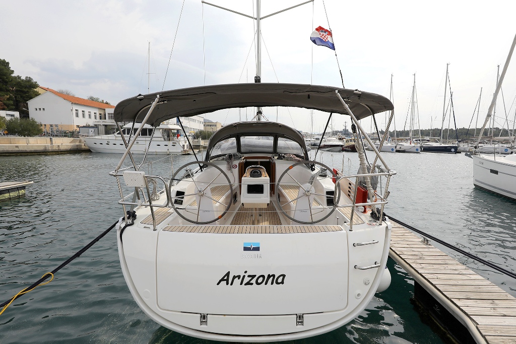 фото Bavaria Cruiser 34 15