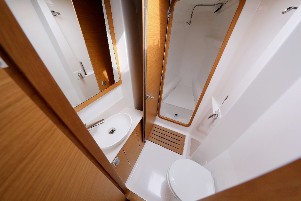 photo Dufour Catamaran 48 8