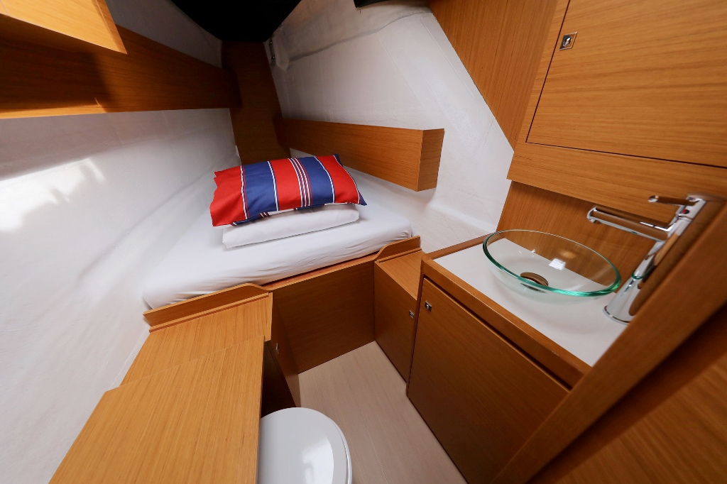 photo Dufour Catamaran 48 10