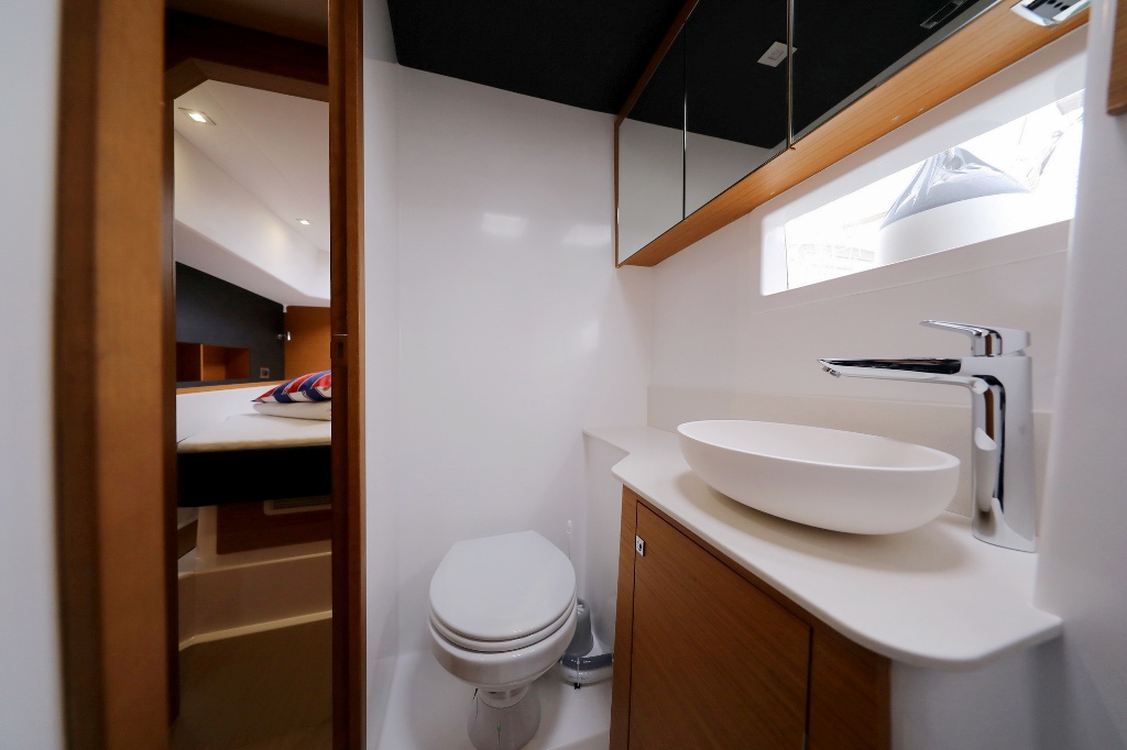 photo Dufour Catamaran 48 15