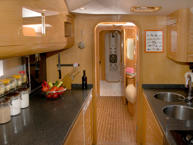 фото Privilege 585 11