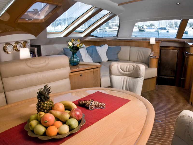 фото Privilege 585 12