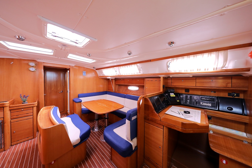 photo Bavaria Cruiser 37 6