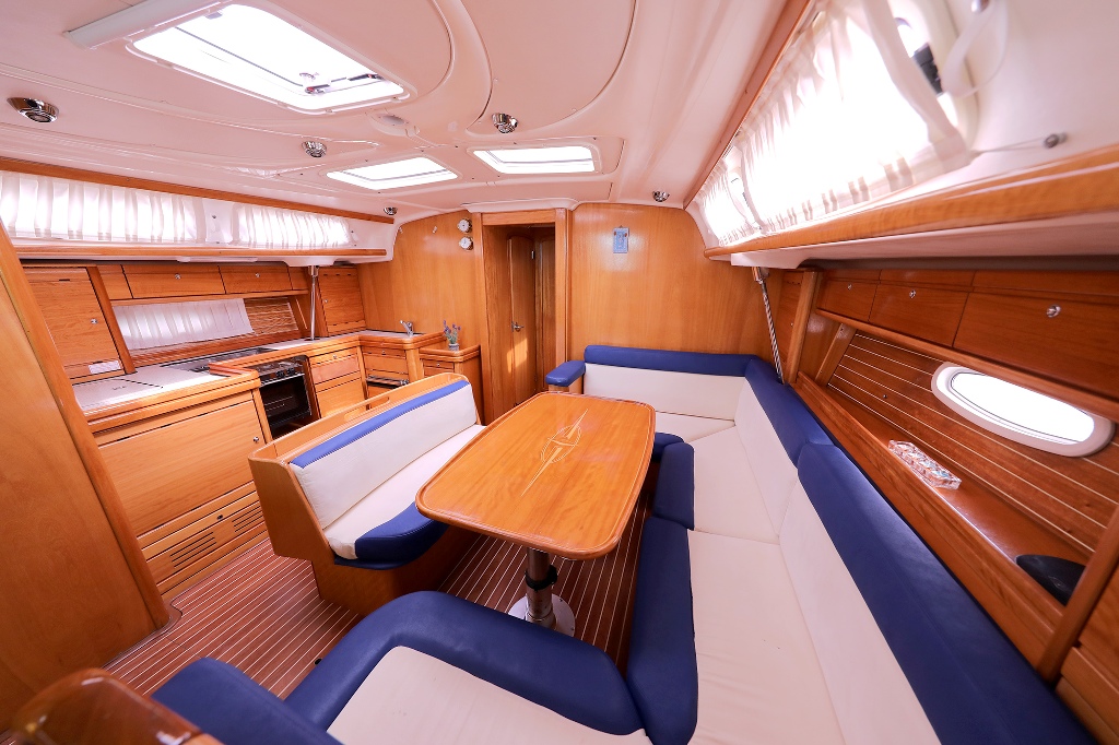 photo Bavaria Cruiser 37 7