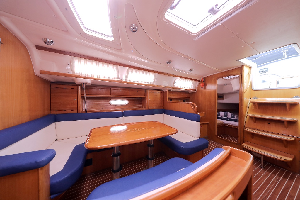photo Bavaria Cruiser 37 8