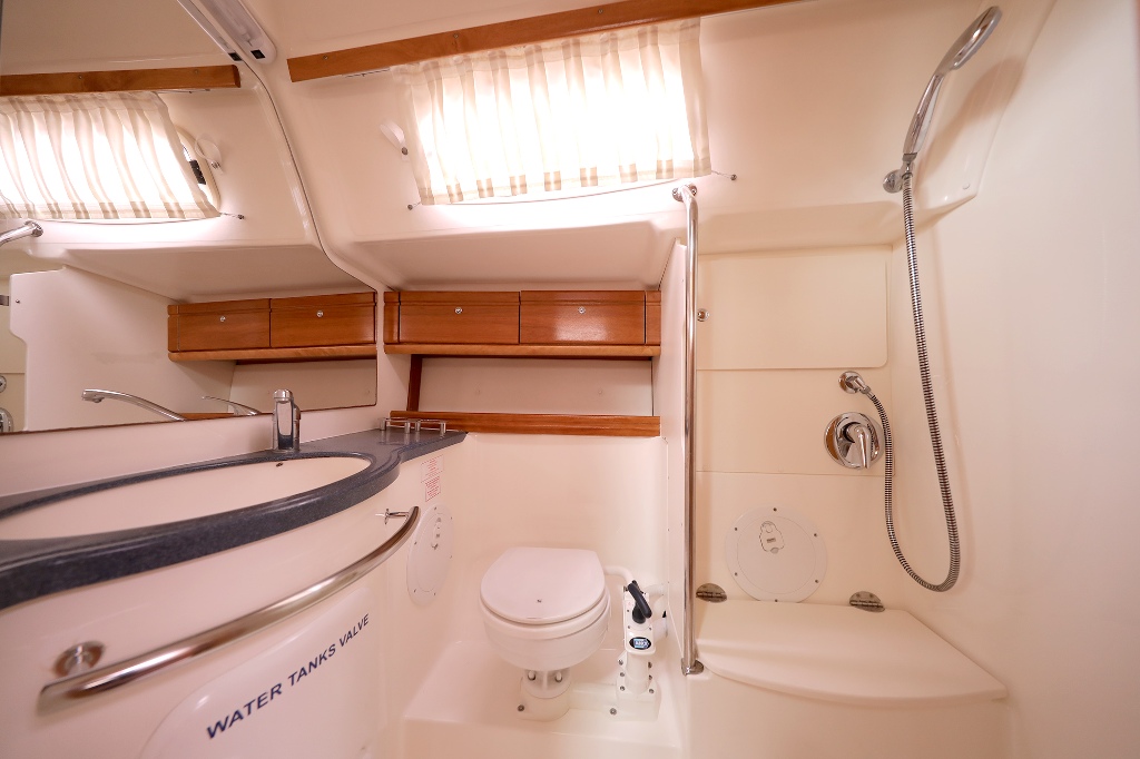 photo Bavaria Cruiser 37 13