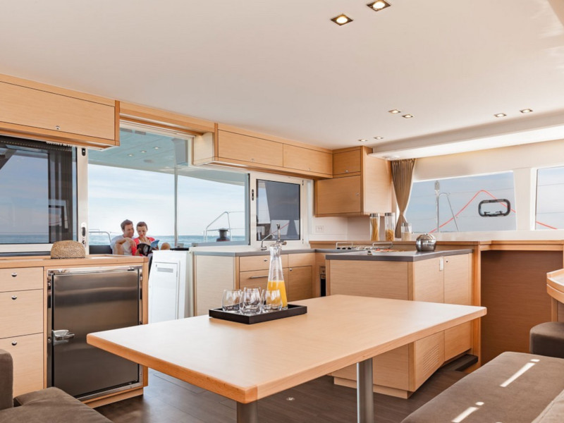 foto Lagoon 450 Sport 3