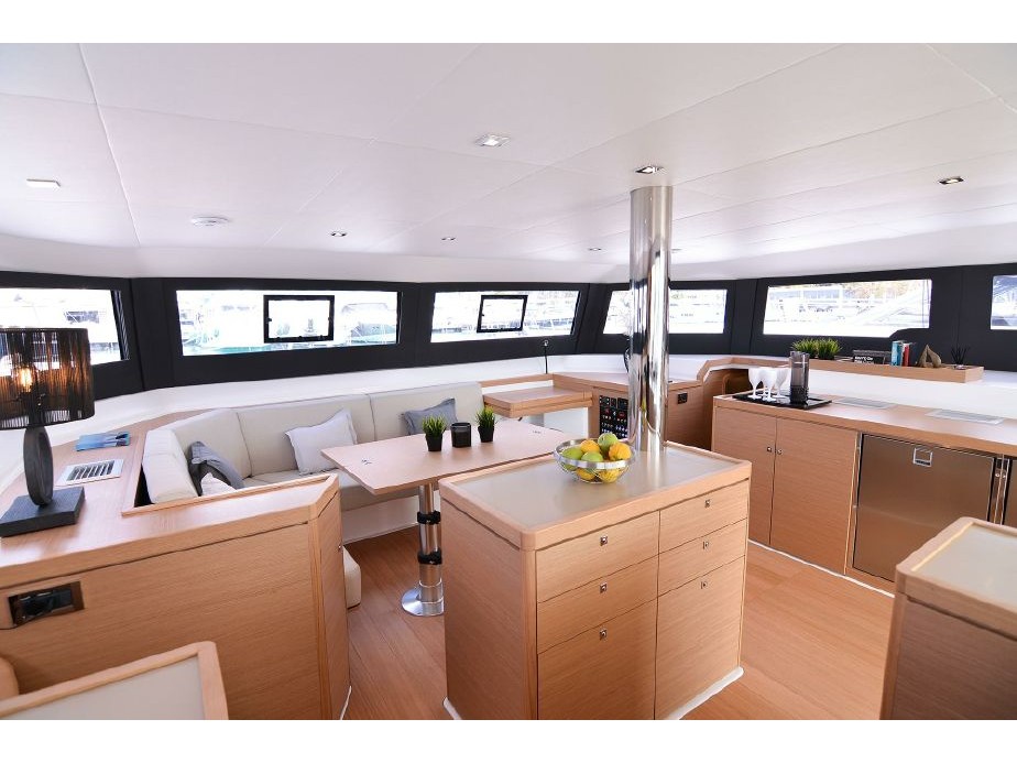 Catamaran - Dufour Catamaran 48 - 5 Cabins - Built 2021