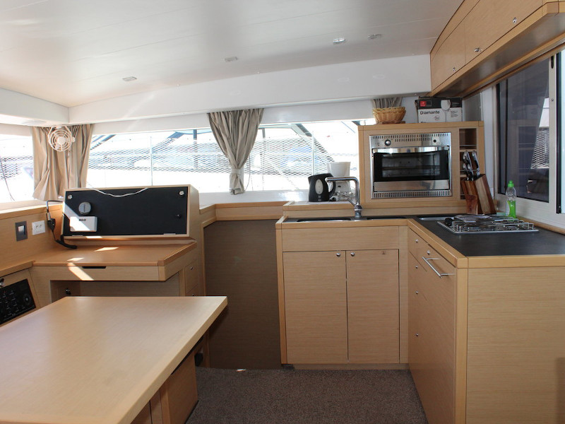 صور Lagoon 400 S2 3