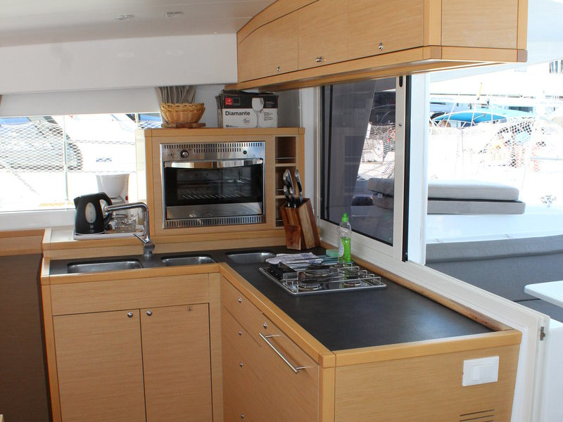 صور Lagoon 400 S2 5