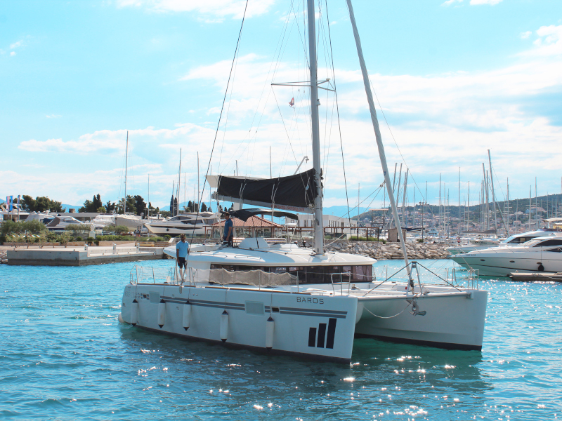 foto Lagoon 450 1