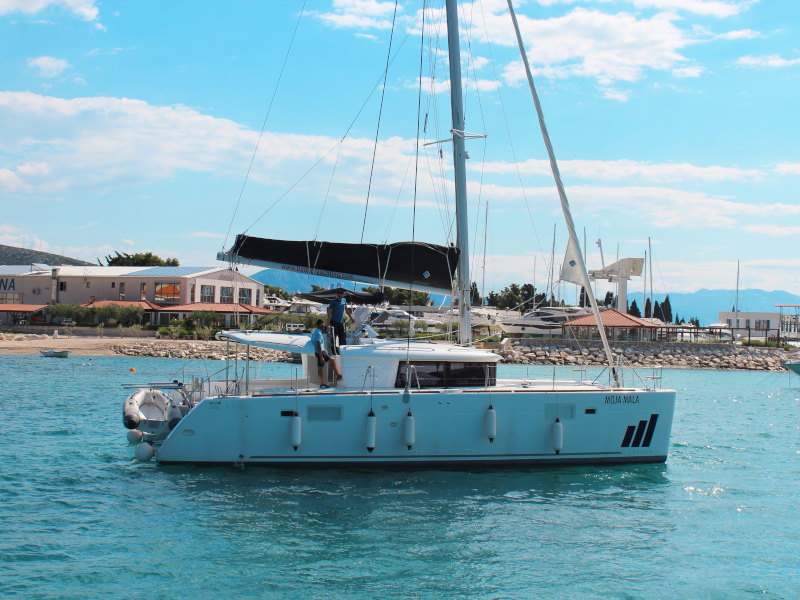 foto Lagoon 450 4