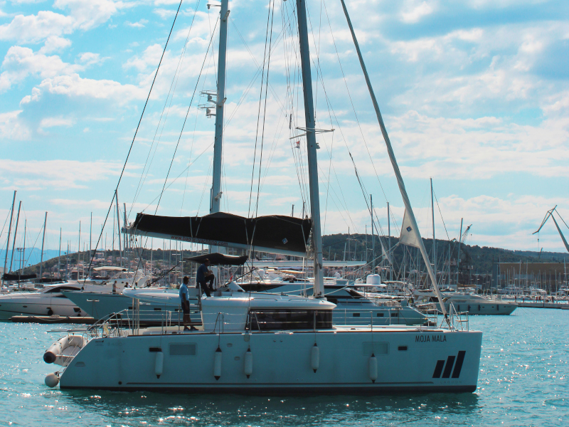 foto Lagoon 450 5