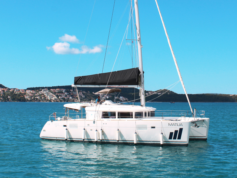 foto Lagoon 450 1