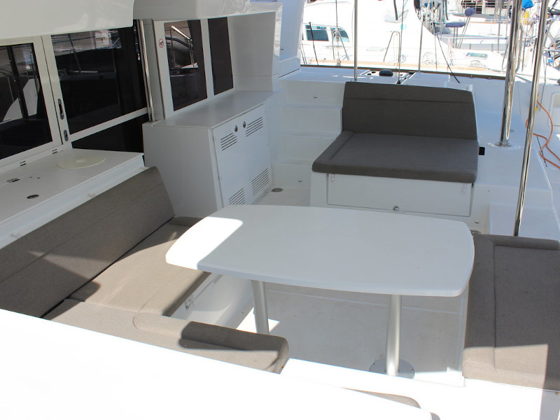 foto Lagoon 450 12