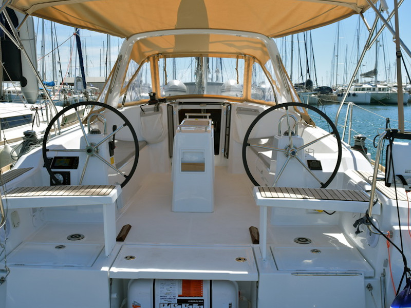 photo Oceanis 38.1 8