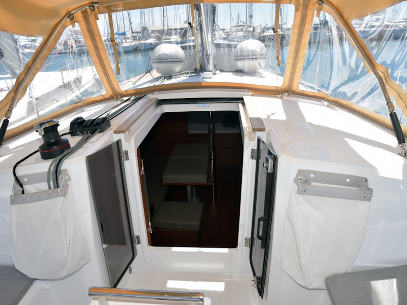 photo Oceanis 38.1 11