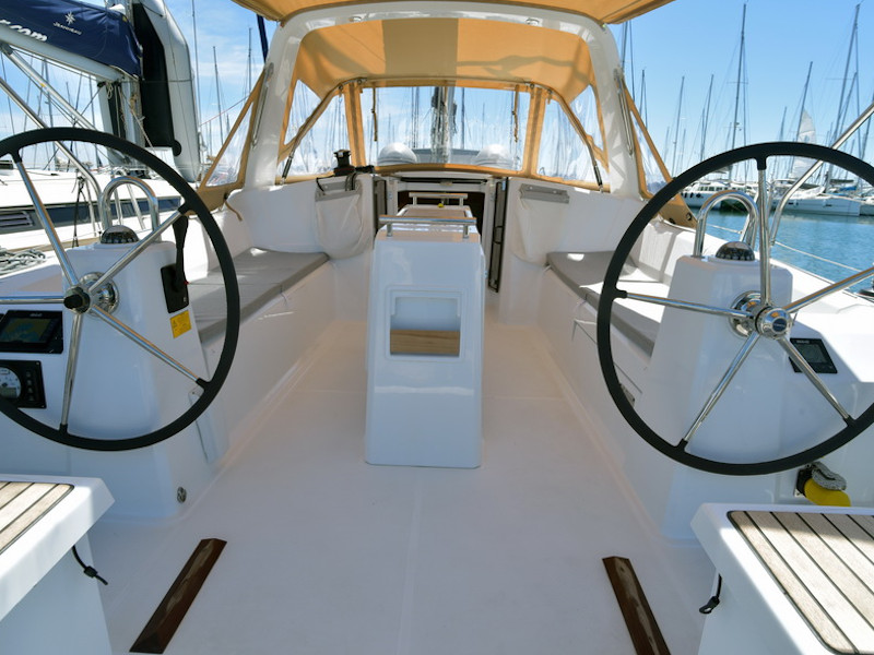 photo Oceanis 38.1 12