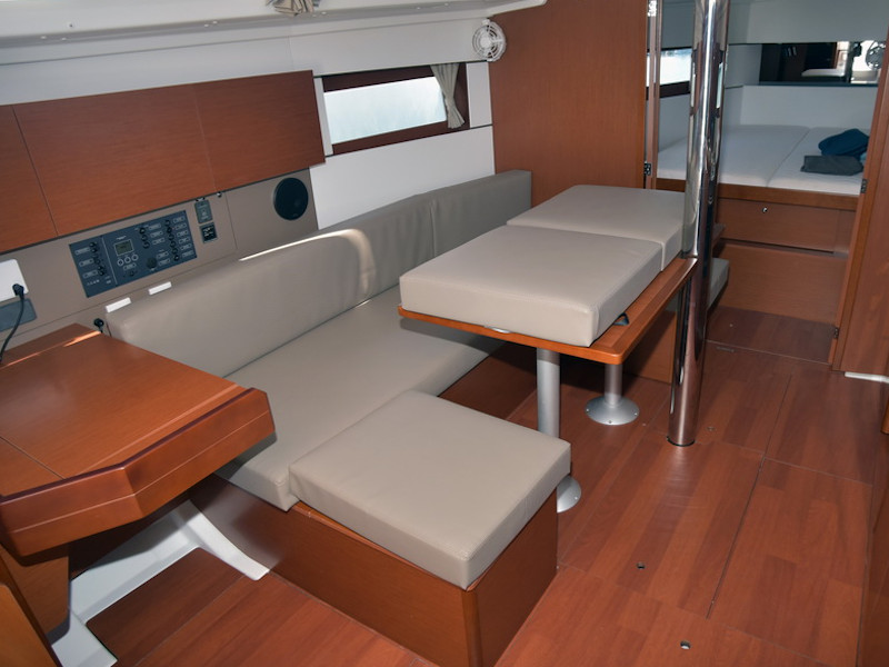 photo Oceanis 38.1 19