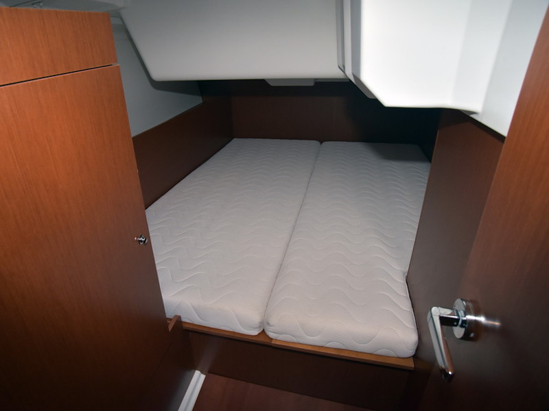 photo Oceanis 38.1 26