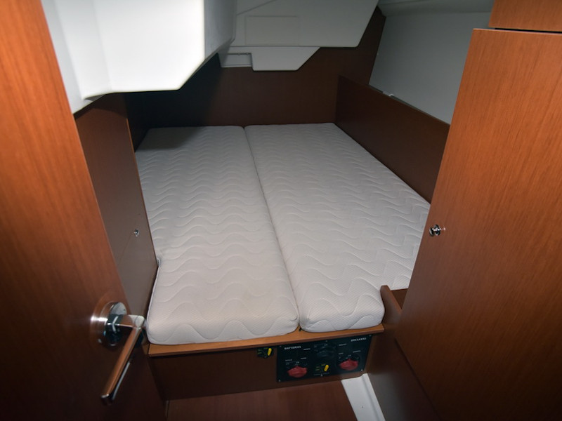 photo Oceanis 38.1 27