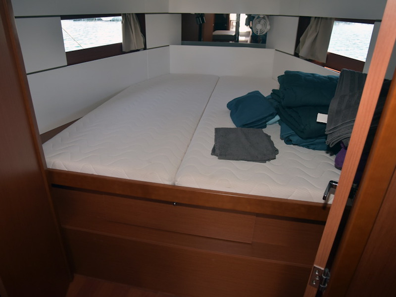 photo Oceanis 38.1 28