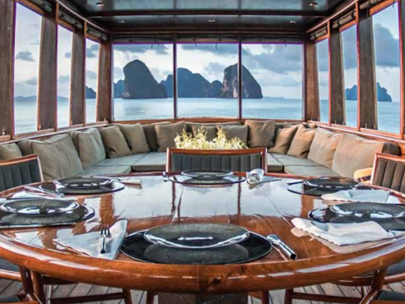 - Wooden motor yacht - 3 Cabins - Built 1994