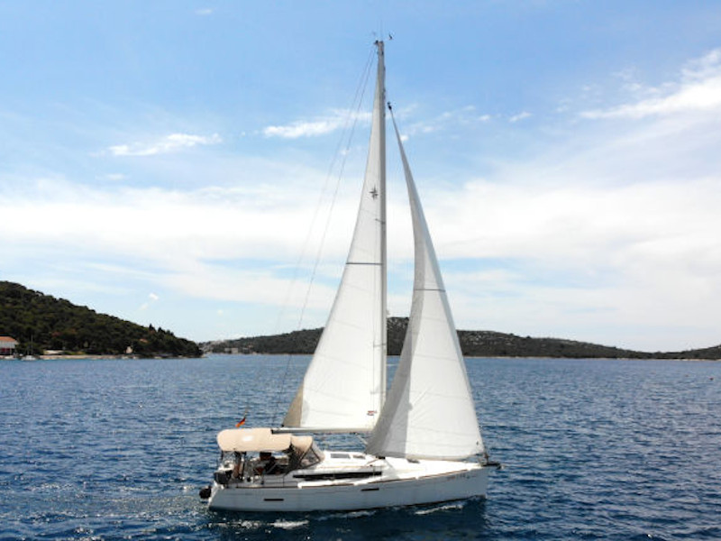 Sun Odyssey 389