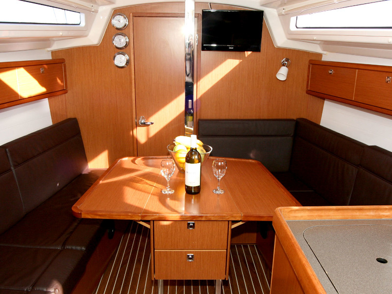 صور Bavaria Cruiser 33 3